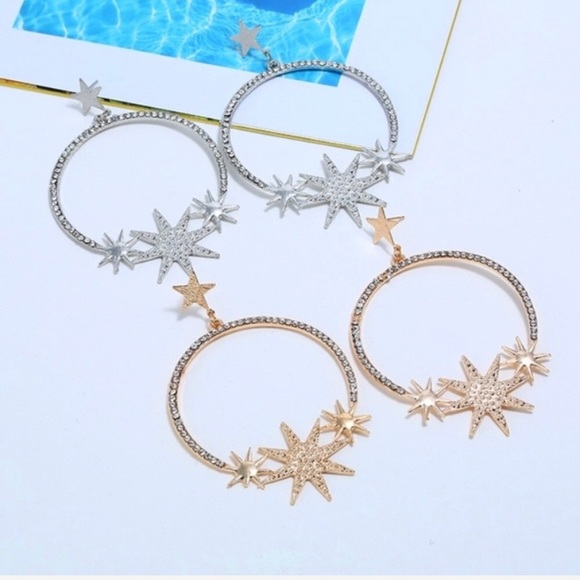 Last pair! NWT oversized gold star hoops initial - Picture 5 of 5